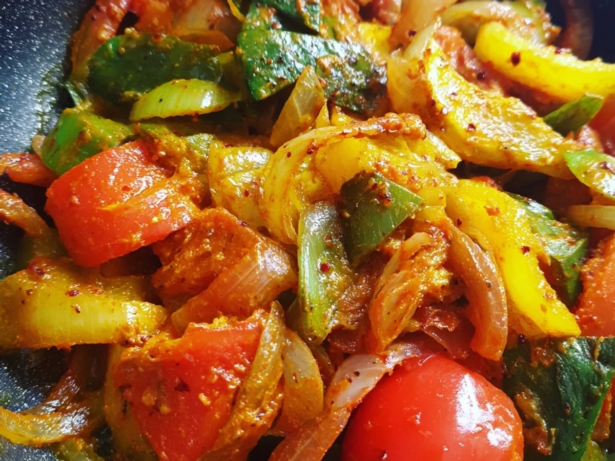 Schnelles veganes Paprika Curry: Einfach & Indisch - Bild 2