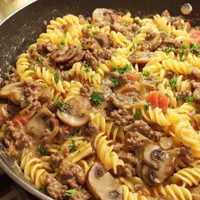 One Pot Pasta mit Hackfleisch & Champignons Schnell & Einfach