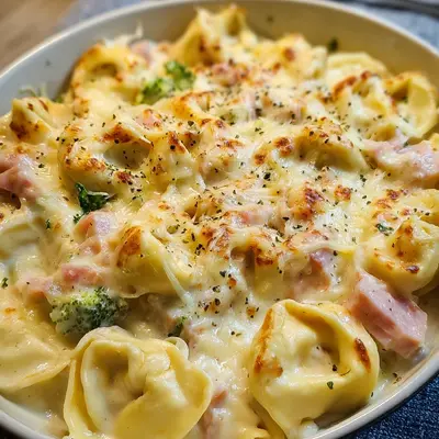 Schneller Tortellini Auflauf mit cremiger Sahnesoße